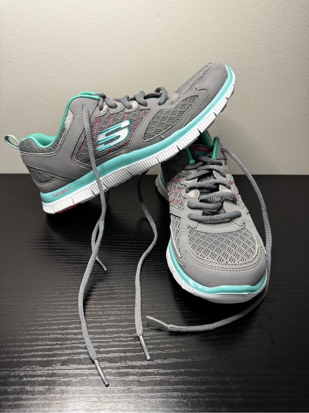 Skechers Women's Gray and Teal Lightweight Athletic Sneakers